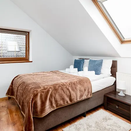 Kora Cieplice Apartman *