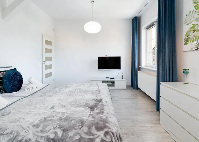 Kora Cieplice Апартаменты *